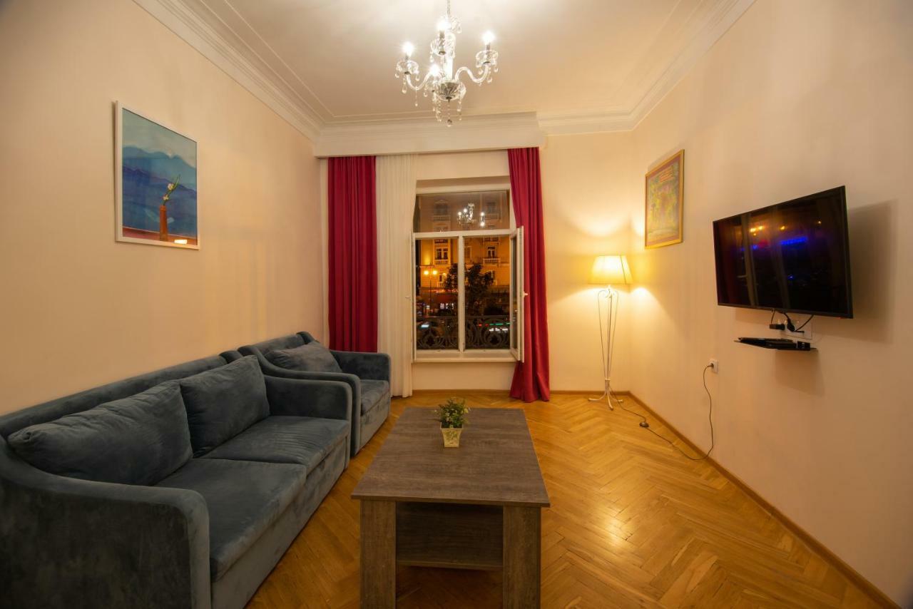 Gio'S Apartment Tiflis Exterior foto